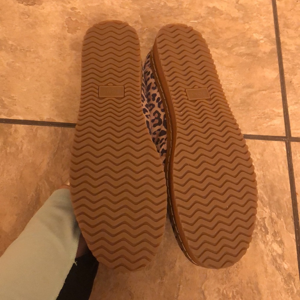 Toms Leopard Print Flats - Picture 6 of 6